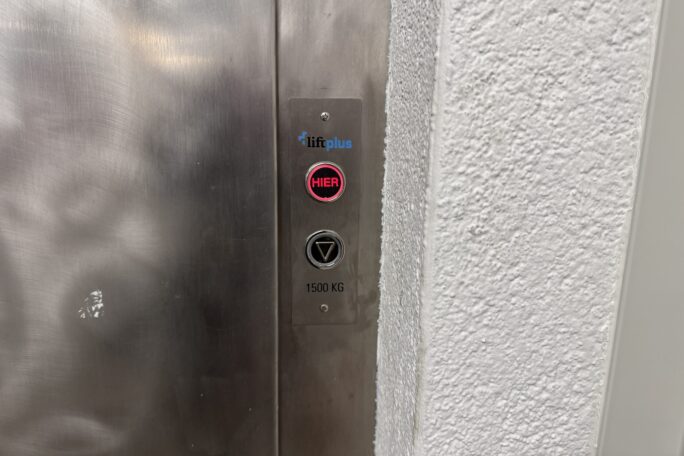 Liftplus - Ersatz der Steuerung, Elektroinstallation, Sicherheitslichtvorhang, Tableaus, Hydraulikaggregat Ersatz der Steuerung, Elektroinstallation, Tableaus, Hydraulikaggregat