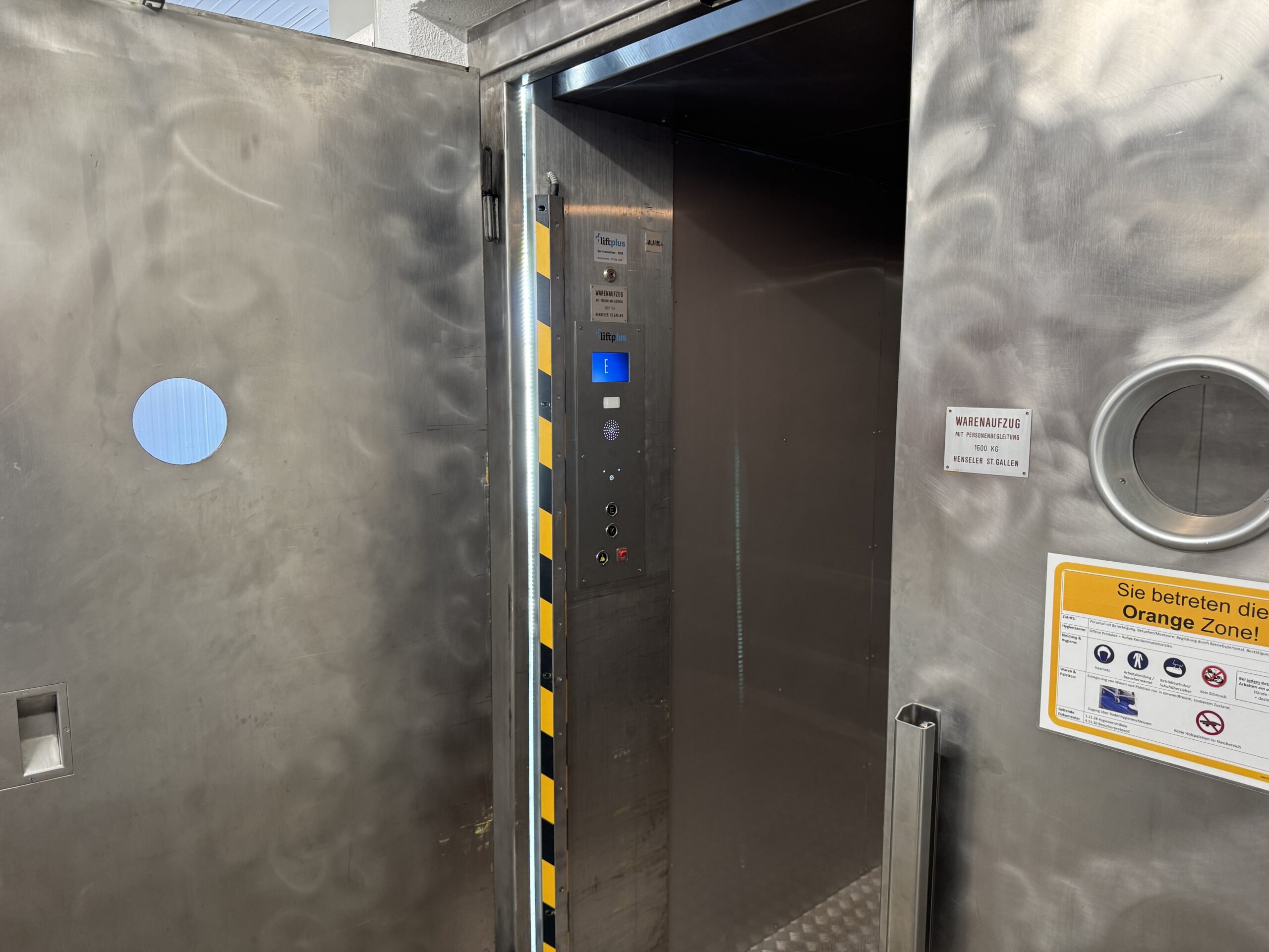 Liftplus AG - Modernisierung an einem Warenaufzug